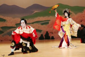 10 Teater Tradisional Dunia yang Menolak Tunduk pada Zaman
