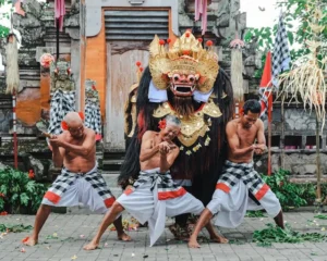 10 Teater Tradisional Dunia yang Menolak Tunduk pada Zaman