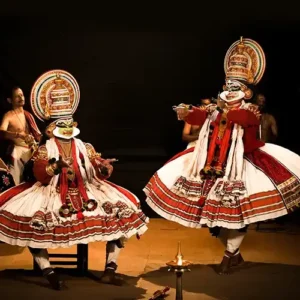 10 Teater Tradisional Dunia yang Menolak Tunduk pada Zaman
