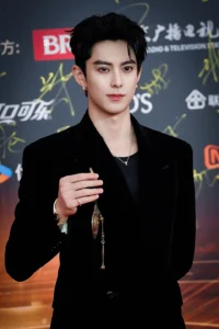 pesona-5-aktor-tampan-yang-bikin-drama-china-laris-manis