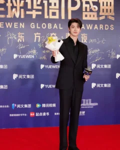 pesona-5-aktor-tampan-yang-bikin-drama-china-laris-manis
