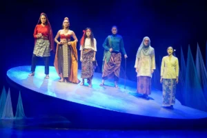 6-aktor-film-indonesia-yang-besar-di-panggung-teater